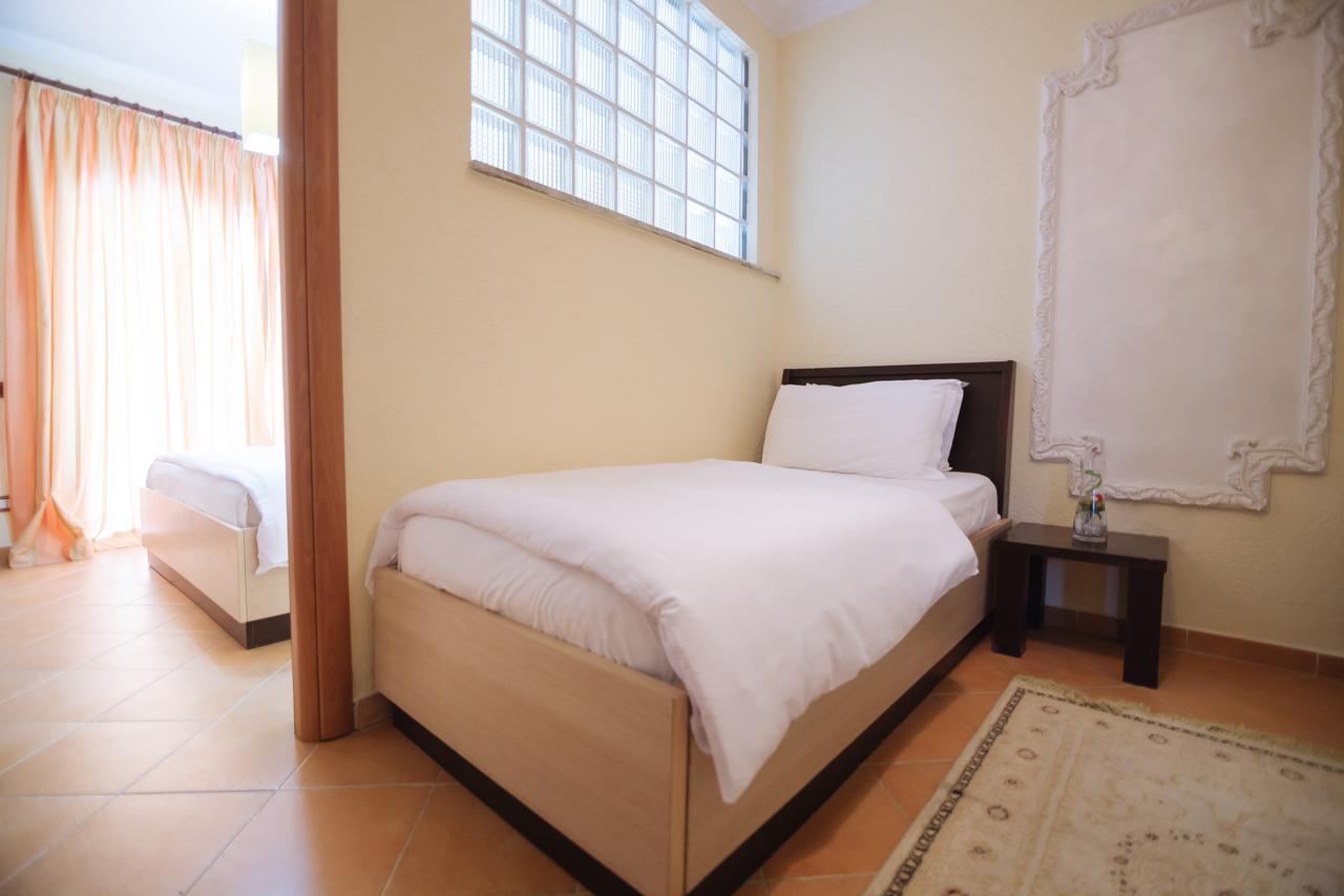 Hotel Ibiza โกเลม ภายนอก รูปภาพ